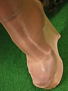 Mature finger fucking in pantyhose layers