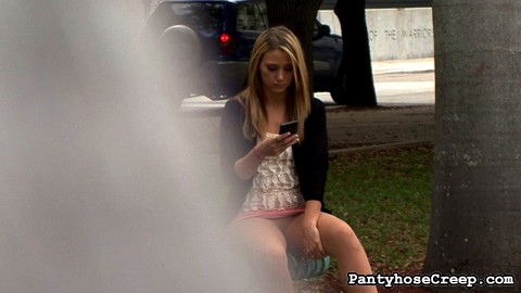 Amateur girl in sheer pantyhose voyeur pics